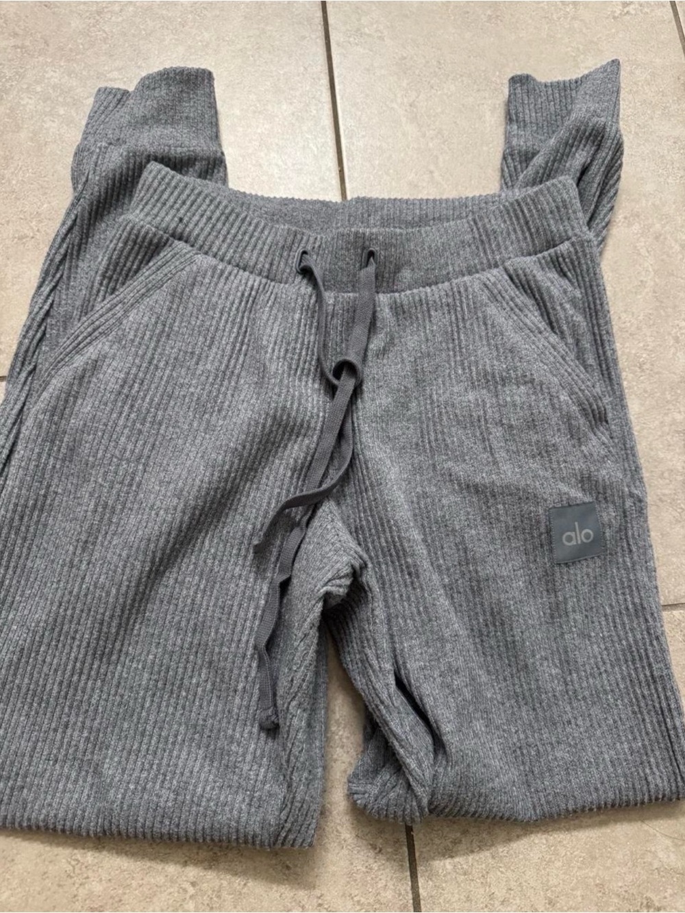 ALO Yoga Ribbed Knit Set!! - Picture 3 of 4